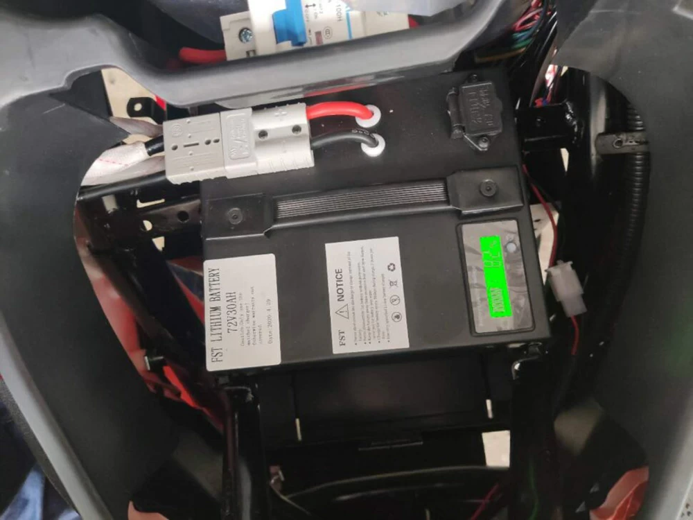 Электроскутер Green Camel Круиз (72V 3000W R13) быстросъём