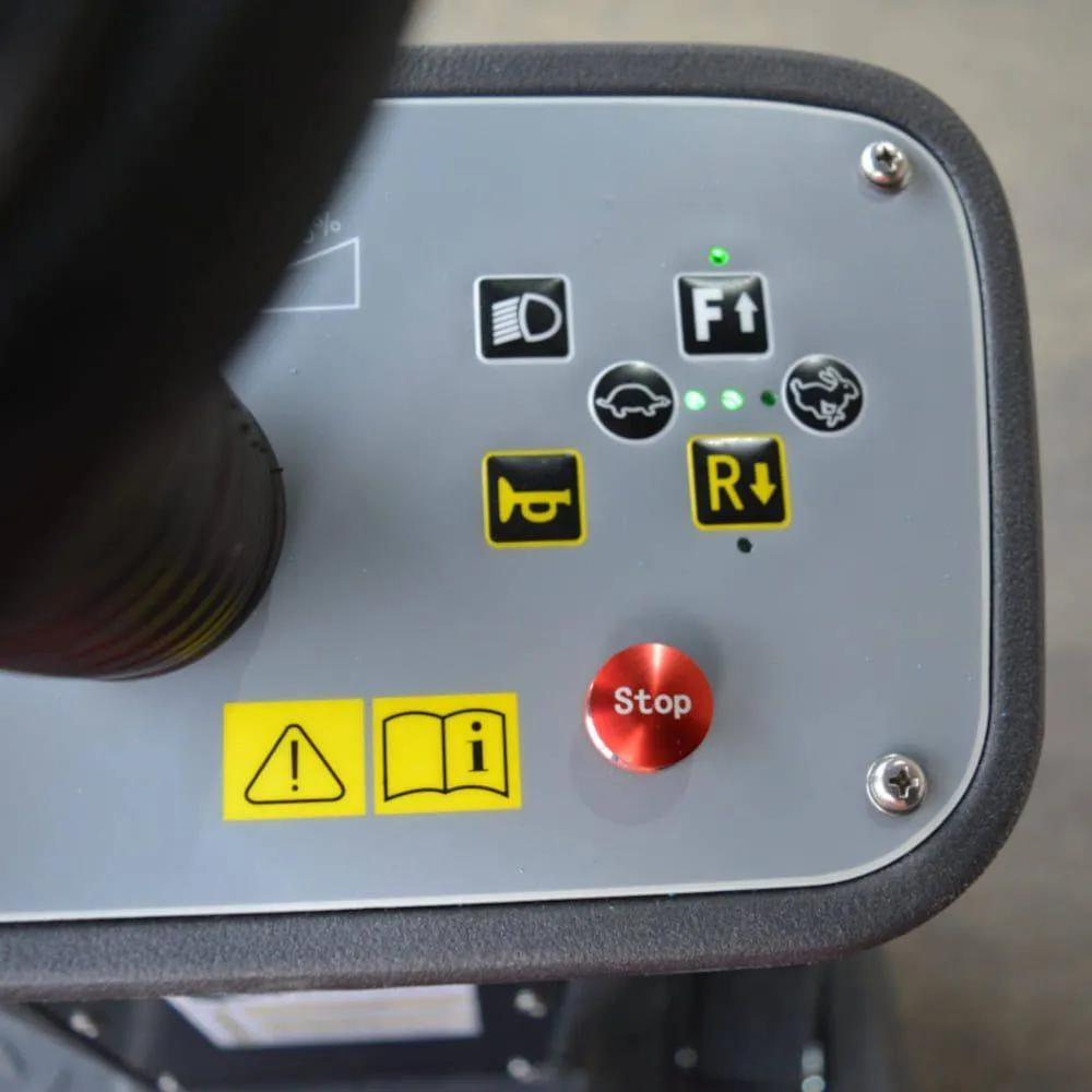 Поломоечная машина OXLIFT NR530 с управлением сидя