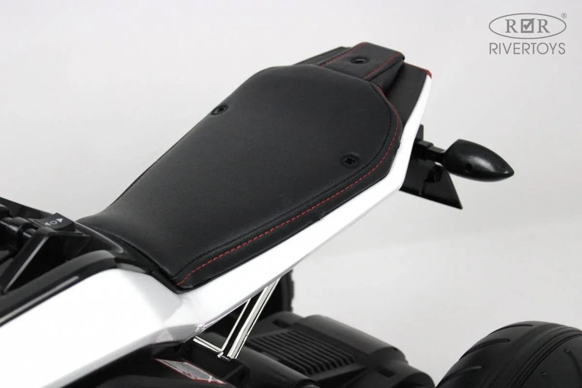 Детский электротрицикл Rivertoys X222XX