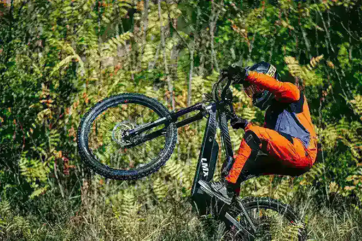 Электровелосипед E-motions LMX 64