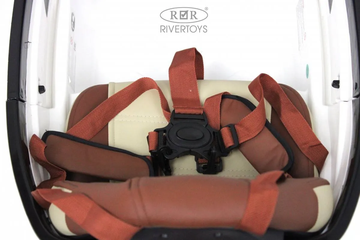 Детский электромобиль Rivertoys Porsche A444AA(кожа-EVA)