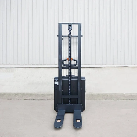 Самоходный Штабелер OXLIFT BX1536E 3600 мм 1500 кг с платформой для оператора