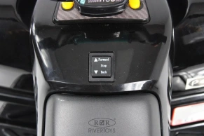 Детский электроквадроцикл Rivertoys H001HH