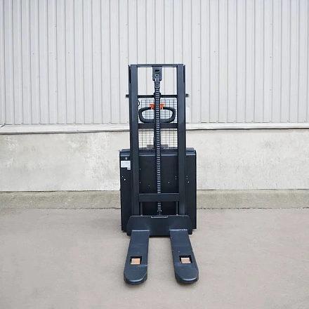 Самоходный Штабелер OXLIFT BX1526E 2600 мм 1500 кг с платформой для оператора