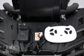 Детский электроквадроцикл Rivertoys H999HH