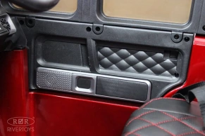 Детский электромобиль Rivertoys Mercedes-Benz G63 (K999KK)