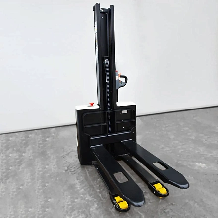 Самоходный штабелер GXE 1216D GLAVMAN 1200 кг 1.6 м