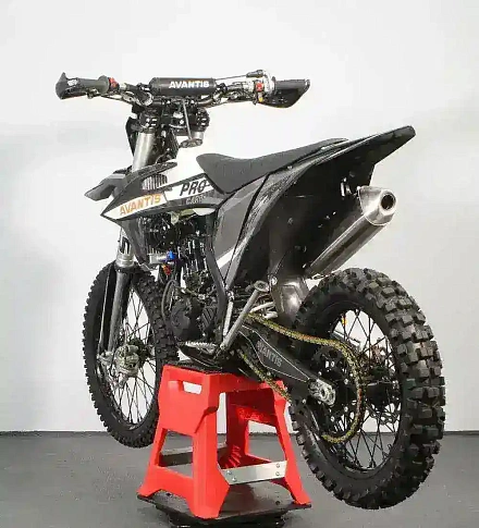 Мотоцикл Avantis ENDURO 300 PRO CARB FCR EXCLUSIVE ARS (NC250/177MM, DESIGN KTM)